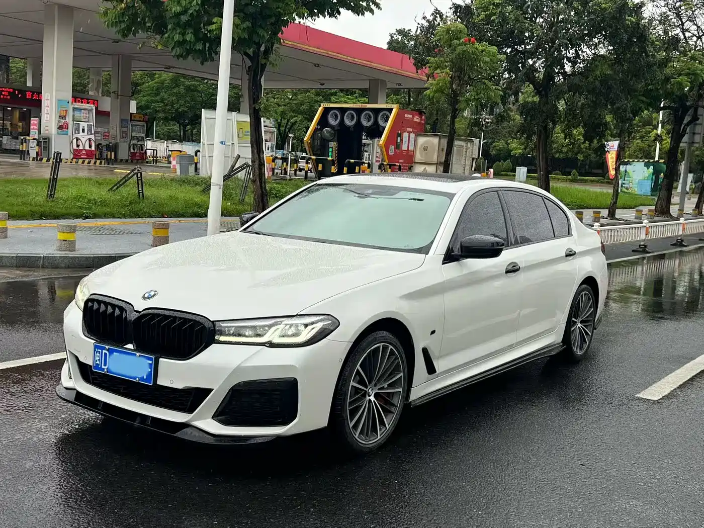 BMW 5-SERIES