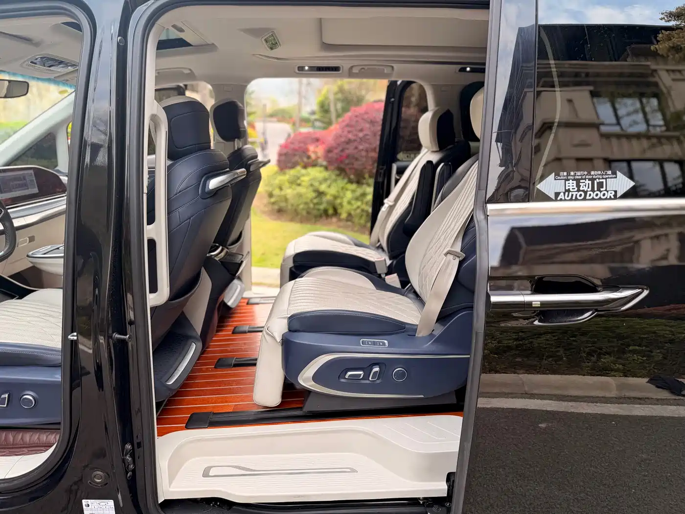 SAIC Maxus Maxus G90 2022 2.0T Nebula 7-Seater Edition фото 54