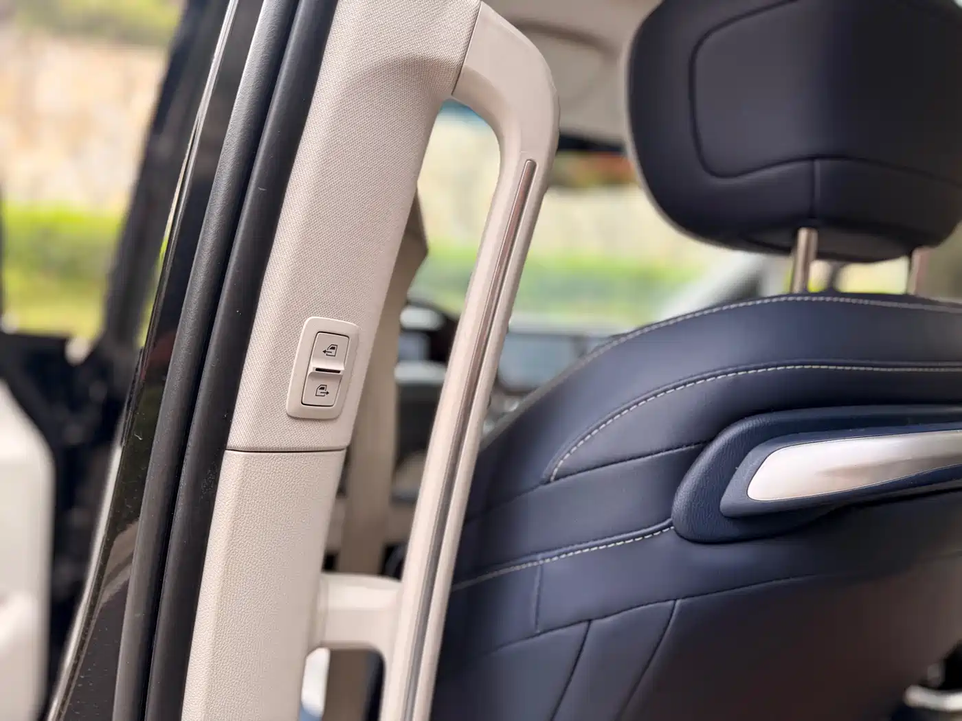 SAIC Maxus Maxus G90 2022 2.0T Nebula 7-Seater Edition фото 47