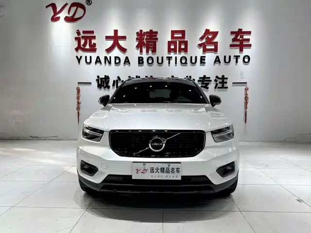 Volvo XC40 2020 T4 AWD Momentum Sport Edition — фото 2