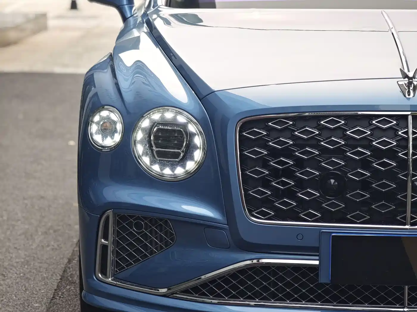 Bentley Flying Spur Plug-in Hybrid 2025 2025 Model Year 4.0T V8 Mulliner