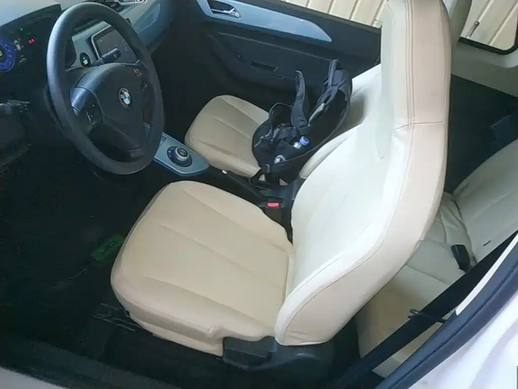 Huachen Xinyi Brilliance Xinyi i03A 2022 2021 318km 31.45kWh