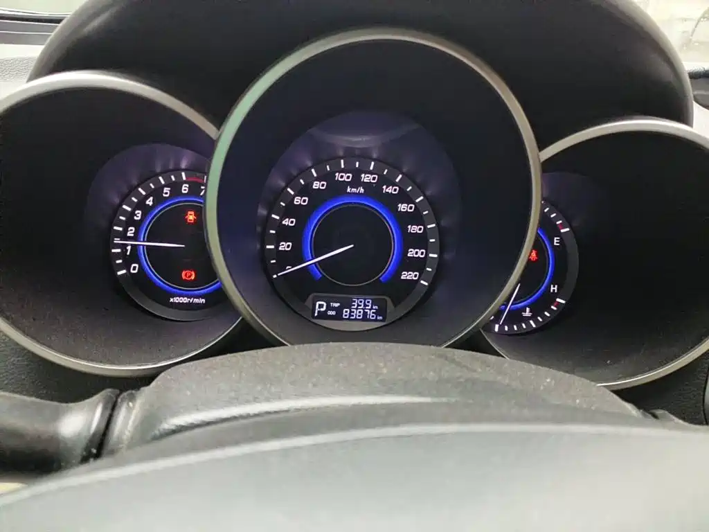 Фото 4 - Changan Eado