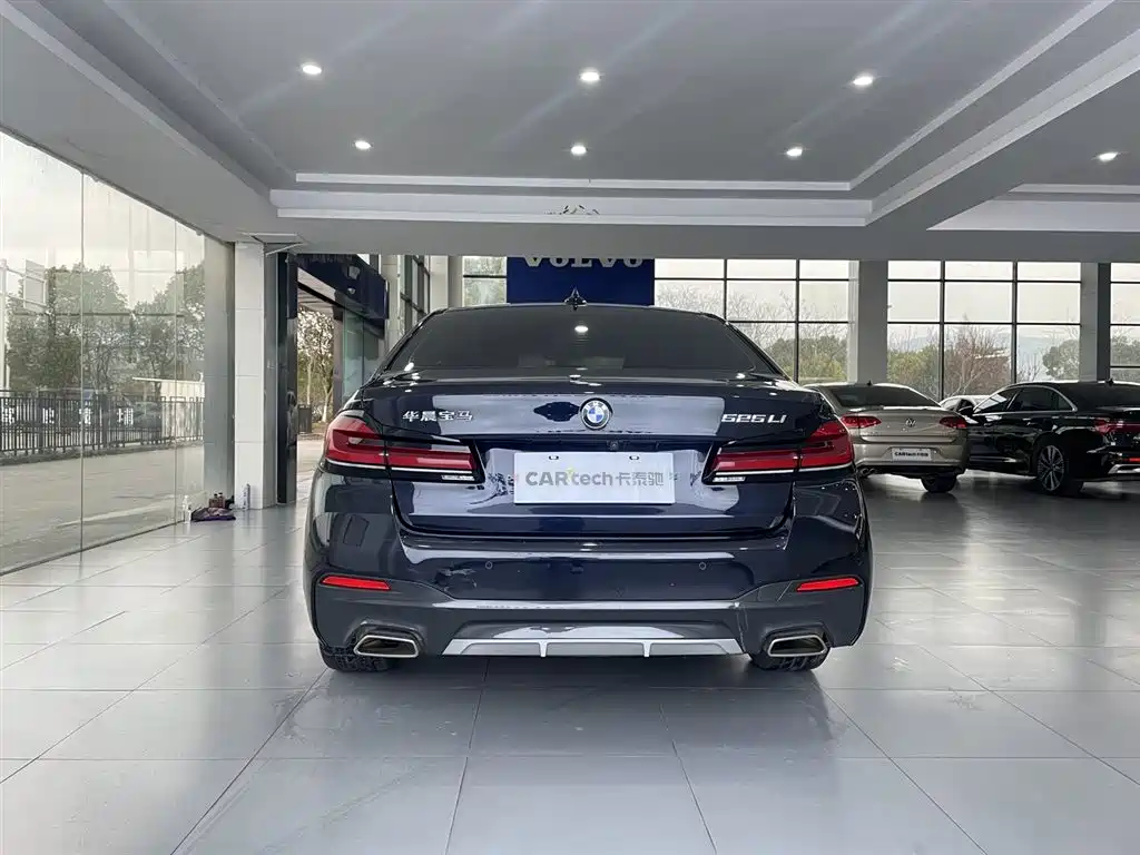 BMW 5 Series 2021 525Li M Sport Package фото 5