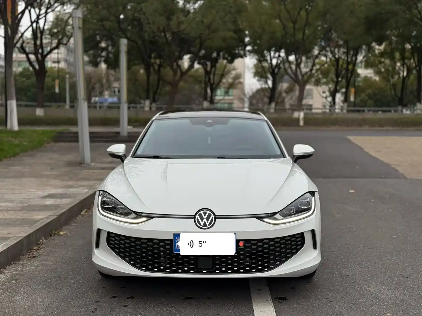 VOLKSWAGEN LINGDU