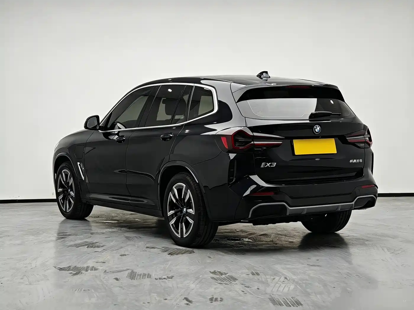 BMW iX3 2023 Leading Type фото 7