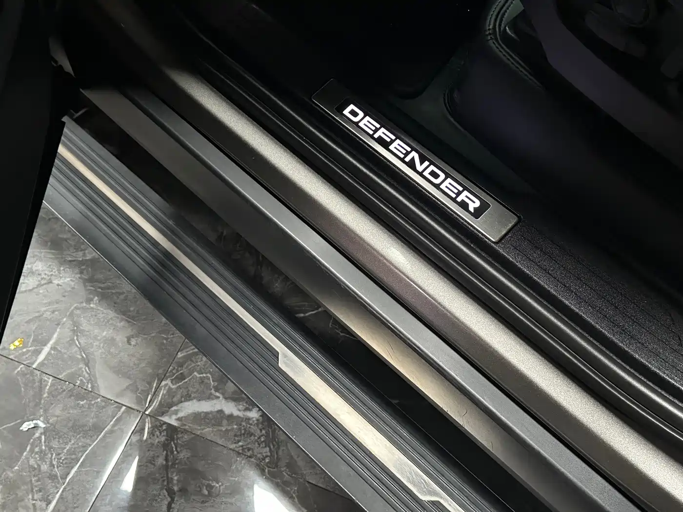 Land Rover Defender 2023 Facelift 90 3.0T P400 XS фото 12