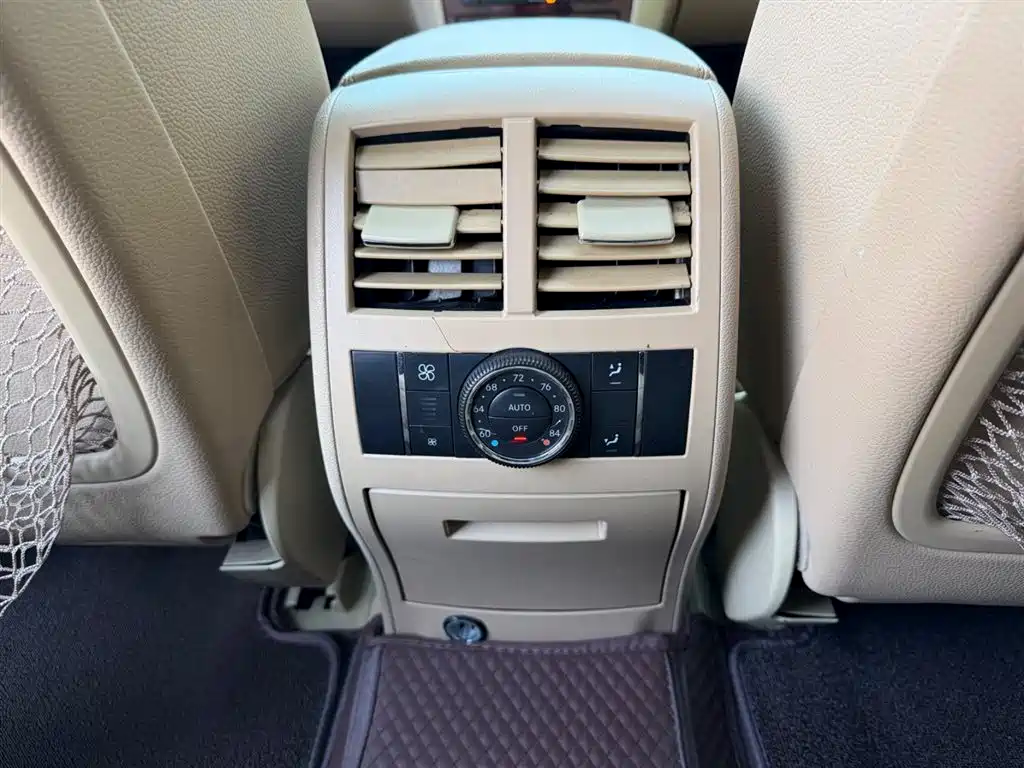 Mercedes-Benz GL-Class фото 9