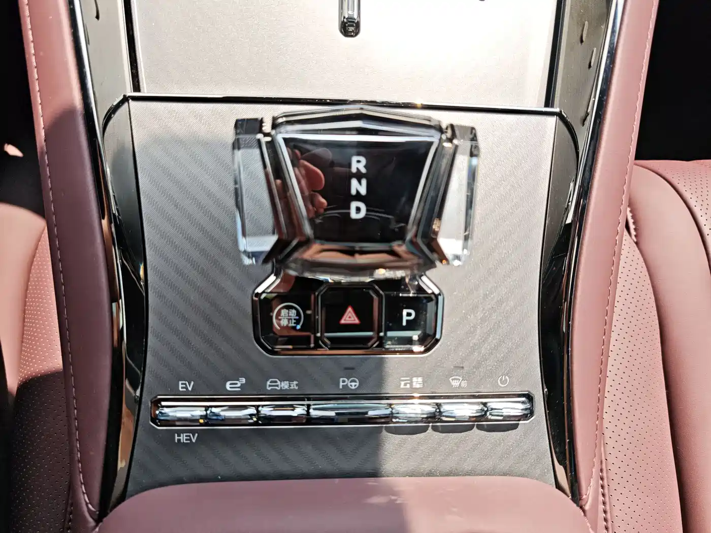 Denza Z9GT 2024 Model 1100 AWD Max Edition фото 18