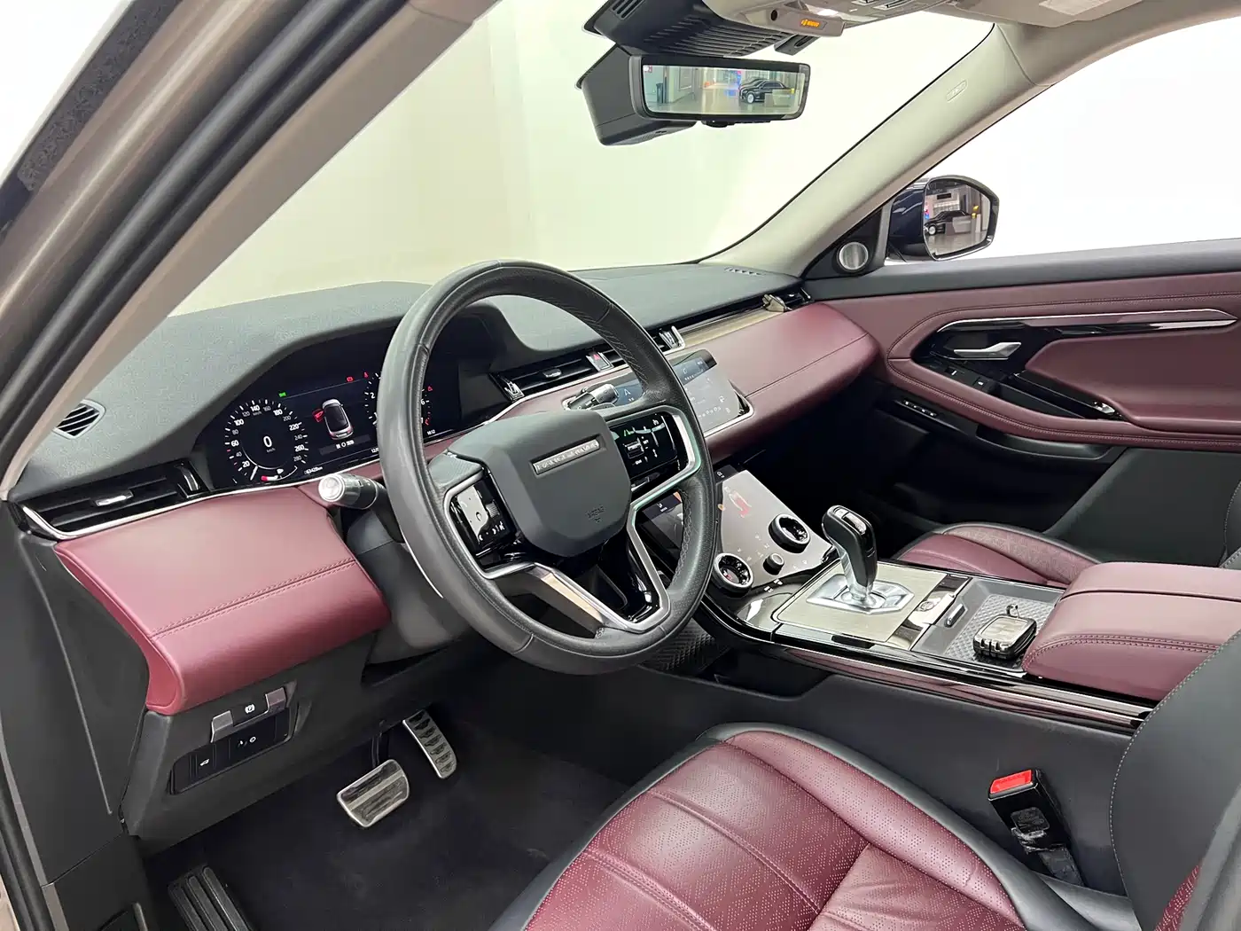 Land Rover Range Rover Evoque 2021 Range Rover Evoque L 249PS R-Dynamic HSE Luxury Edition фото 16