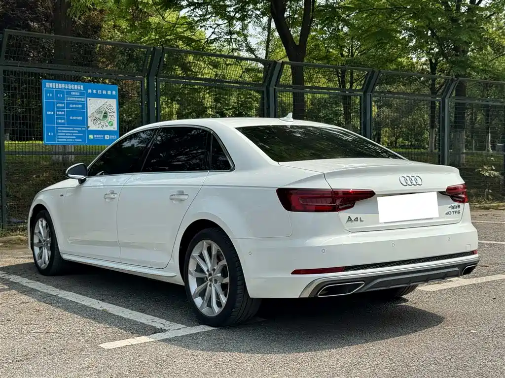 Audi A4L 2018 30th Anniversary 40 TFSI Fashion фото 12