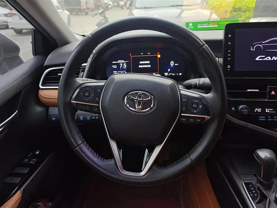 Toyota Camry 2023 2.5G Luxury Edition фото 15
