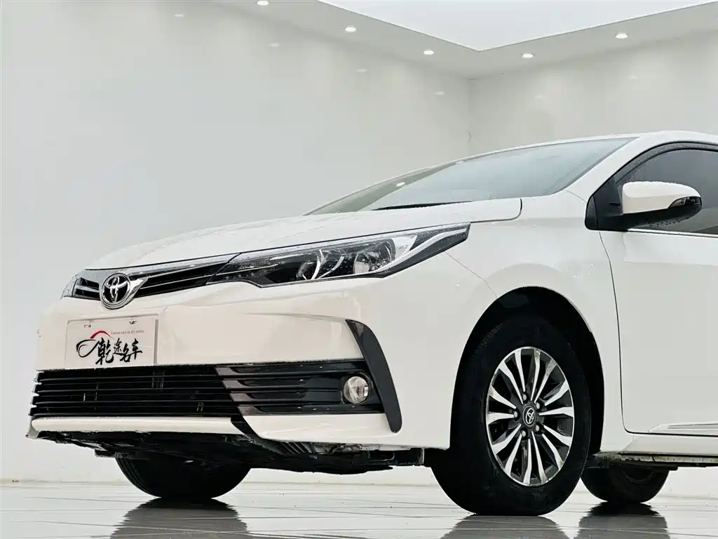 Toyota Corolla 2017 Facelift 1.2T S-CVT GL-i фото 8