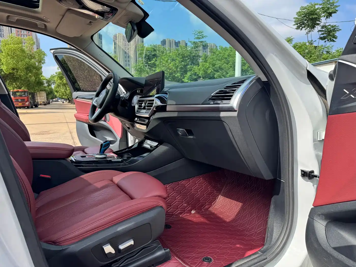 BMW iX3 2022 Leading Edition фото 14
