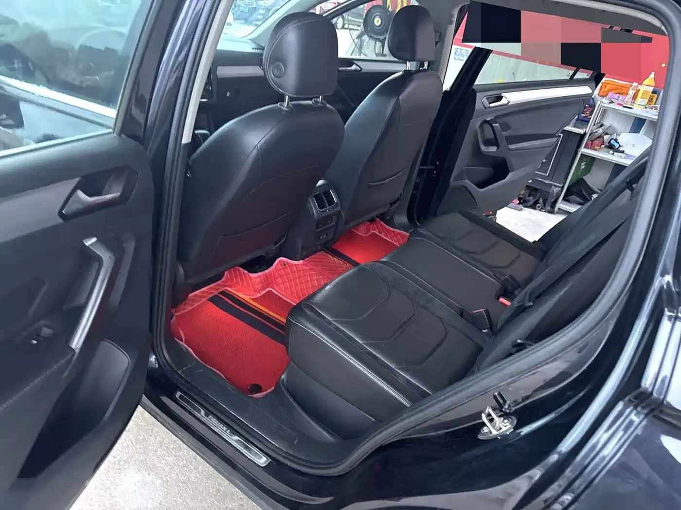 Фото 9 - Volkswagen Tiguan L