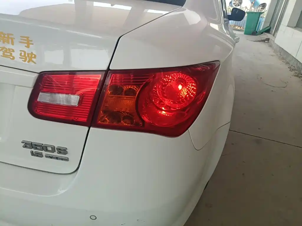 Roewe 350 2015 2015 Model 1.5L Manual Luxury Sunroof Edition