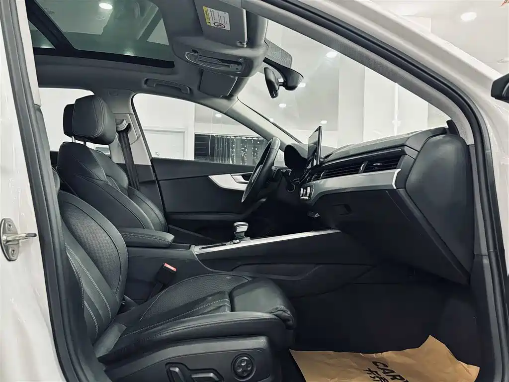 Audi A4L 2022 40 TFSI Fashion Dynamic фото 18