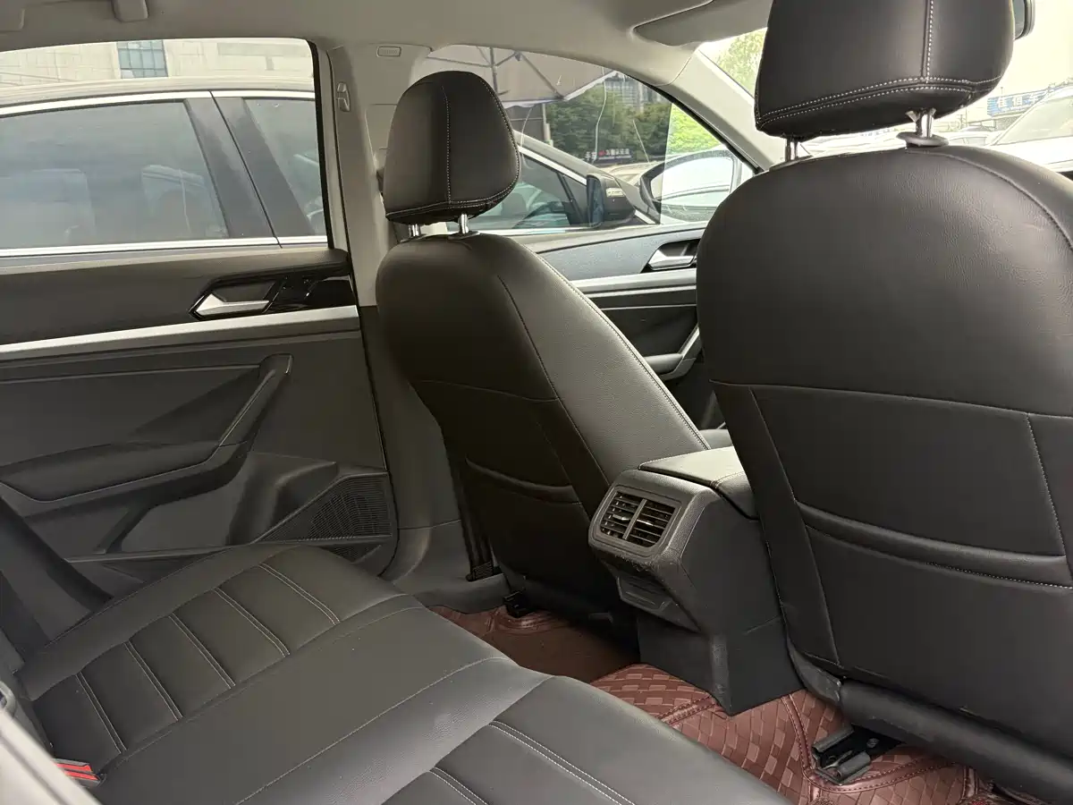 Volkswagen Lavida 2023 1.5L Auto Delight Edition фото 6