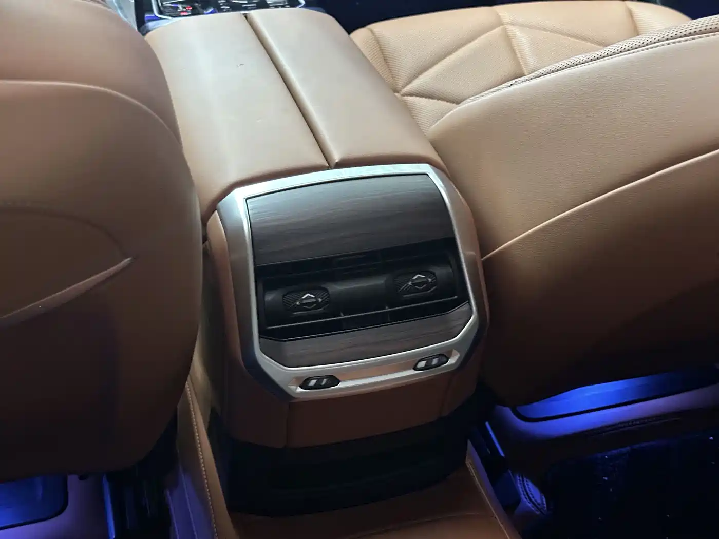 BMW 7 Series 2023 Model 735Li M Sport Package фото 28