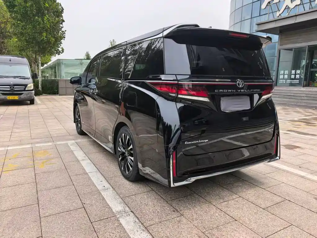 Toyota Vellfire 2024 2024 Crown Hybrid 2.5L Premium Edition
