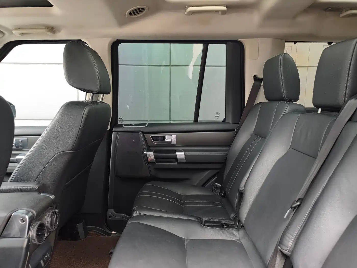 Land Rover Discovery 2016 3.0 SC V6 HSE фото 11