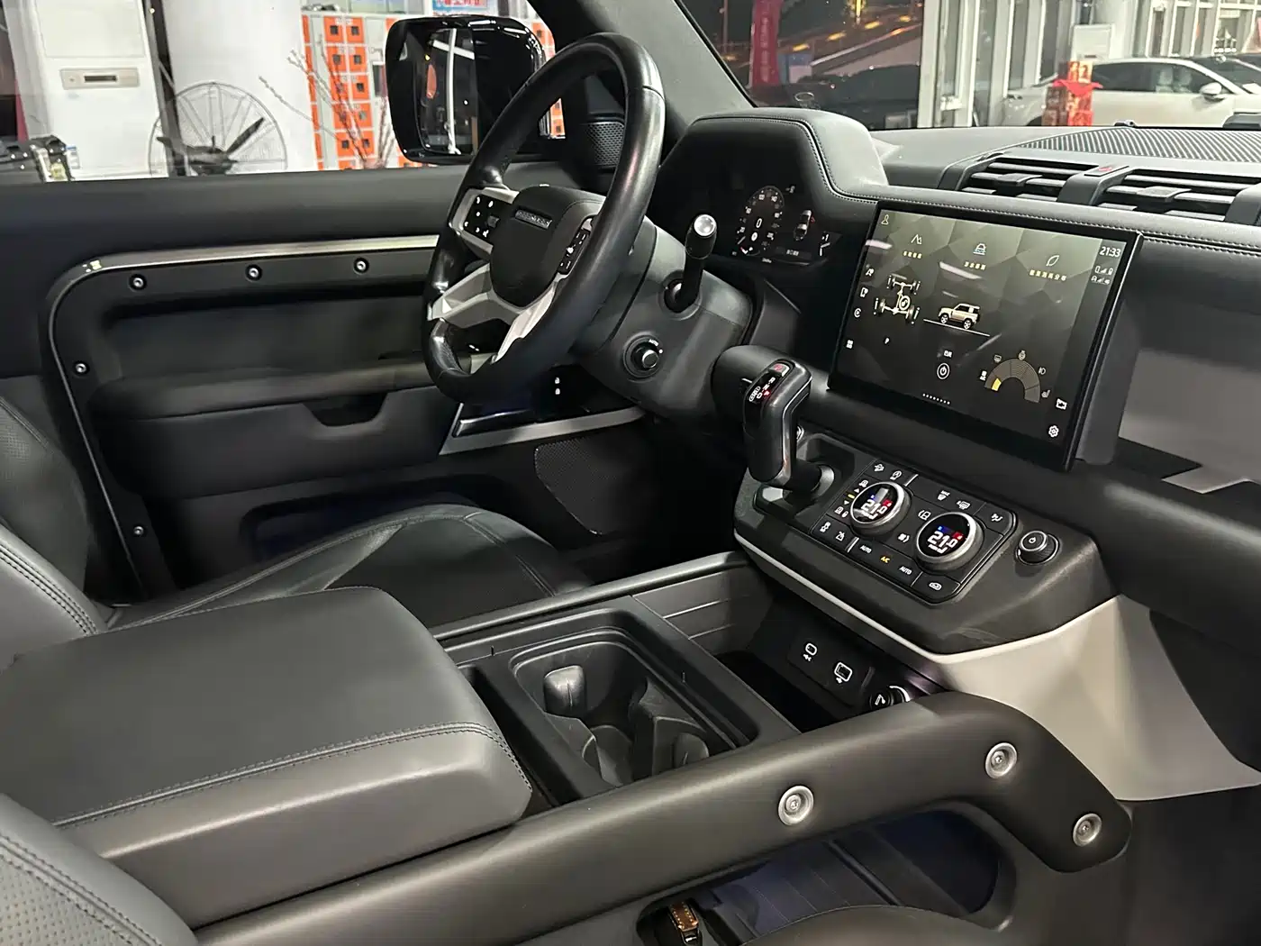 Land Rover Defender 2023 Facelift 90 3.0T P400 XS фото 17