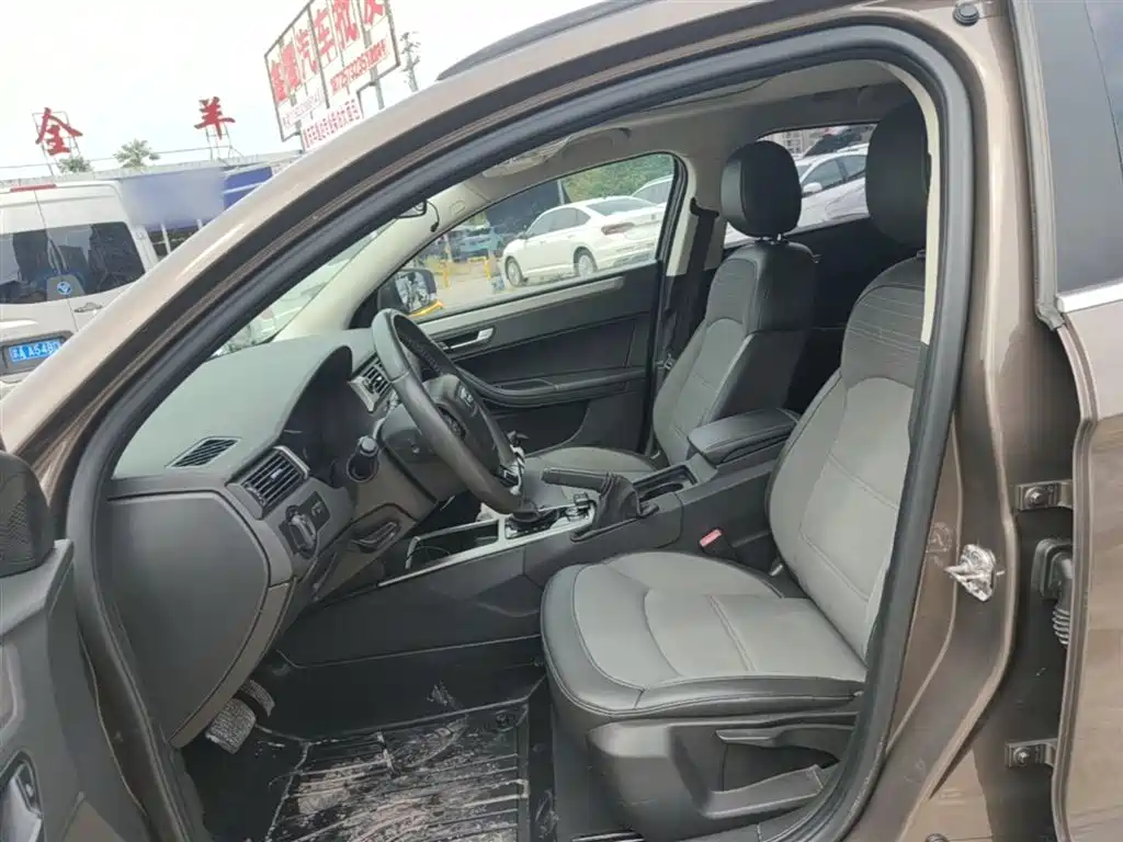 Qoros 3 2016 2016 Urban SUV 1.6T Automatic Zhiyue