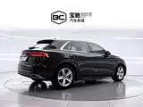 Photo 3 - Audi Q8
