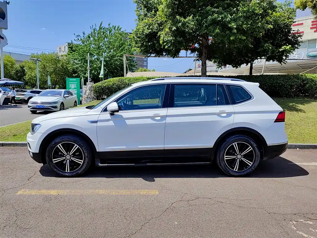 Volkswagen Tiguan L 2019 330TSI Auto 2WD Panorama Comfort Edition China V фото 3