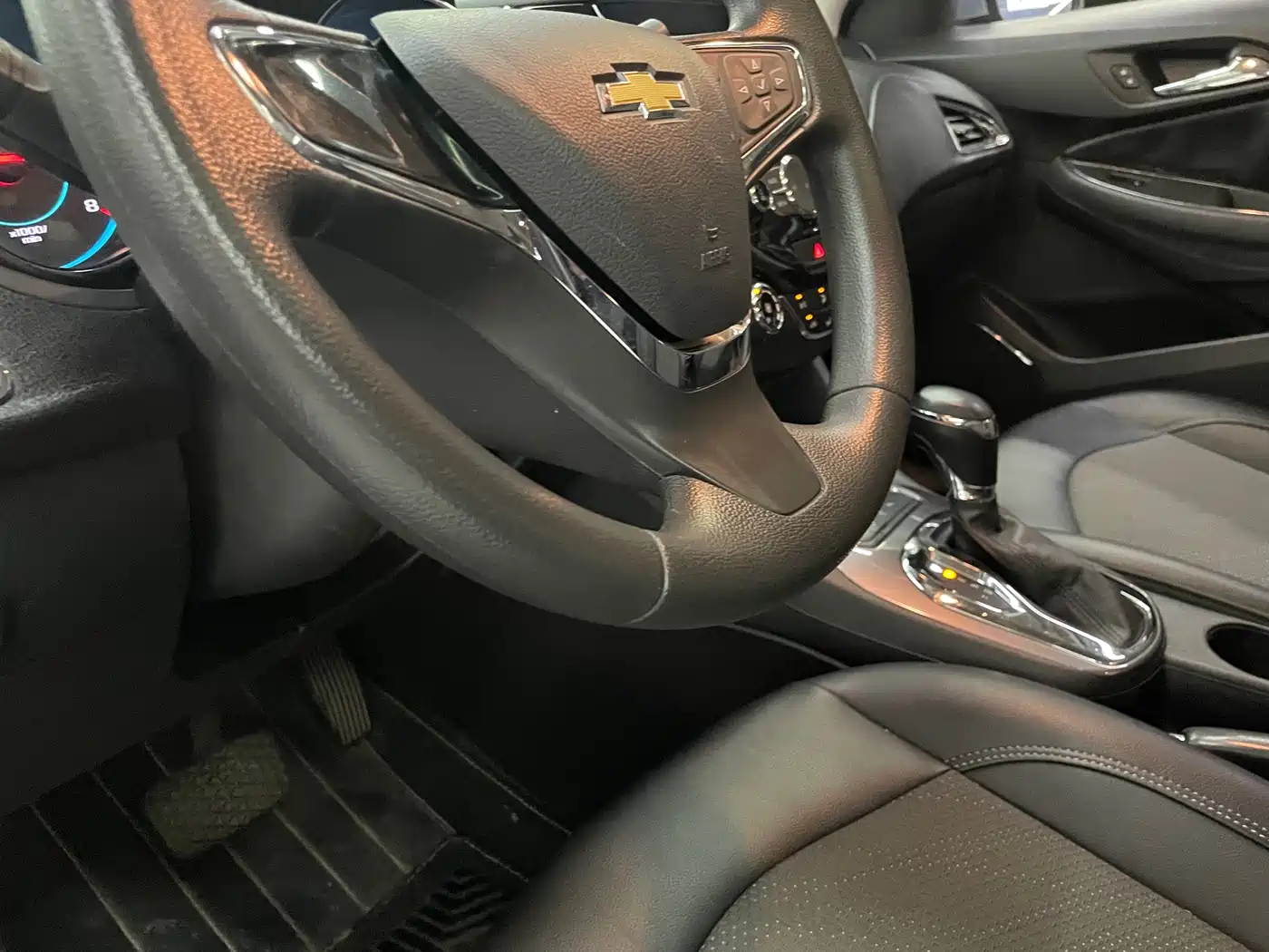 Photo 14 - Chevrolet Cruze
