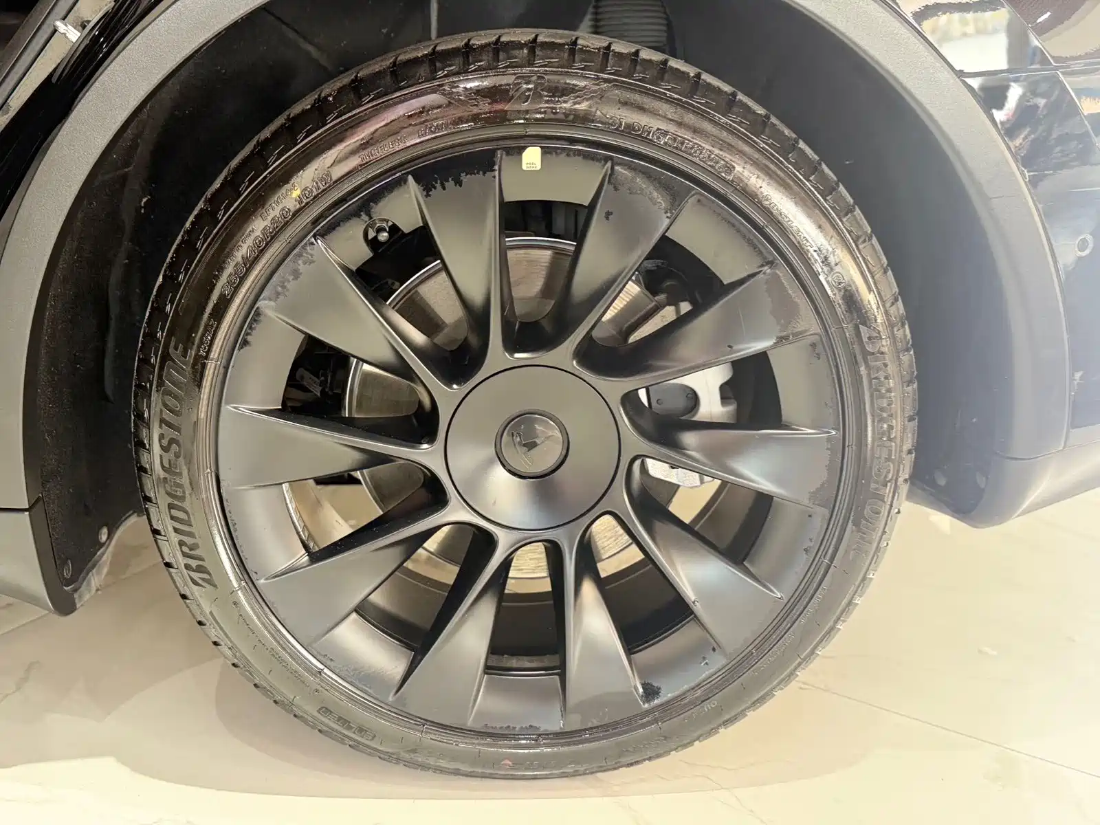 Фото 14 - Tesla Model Y