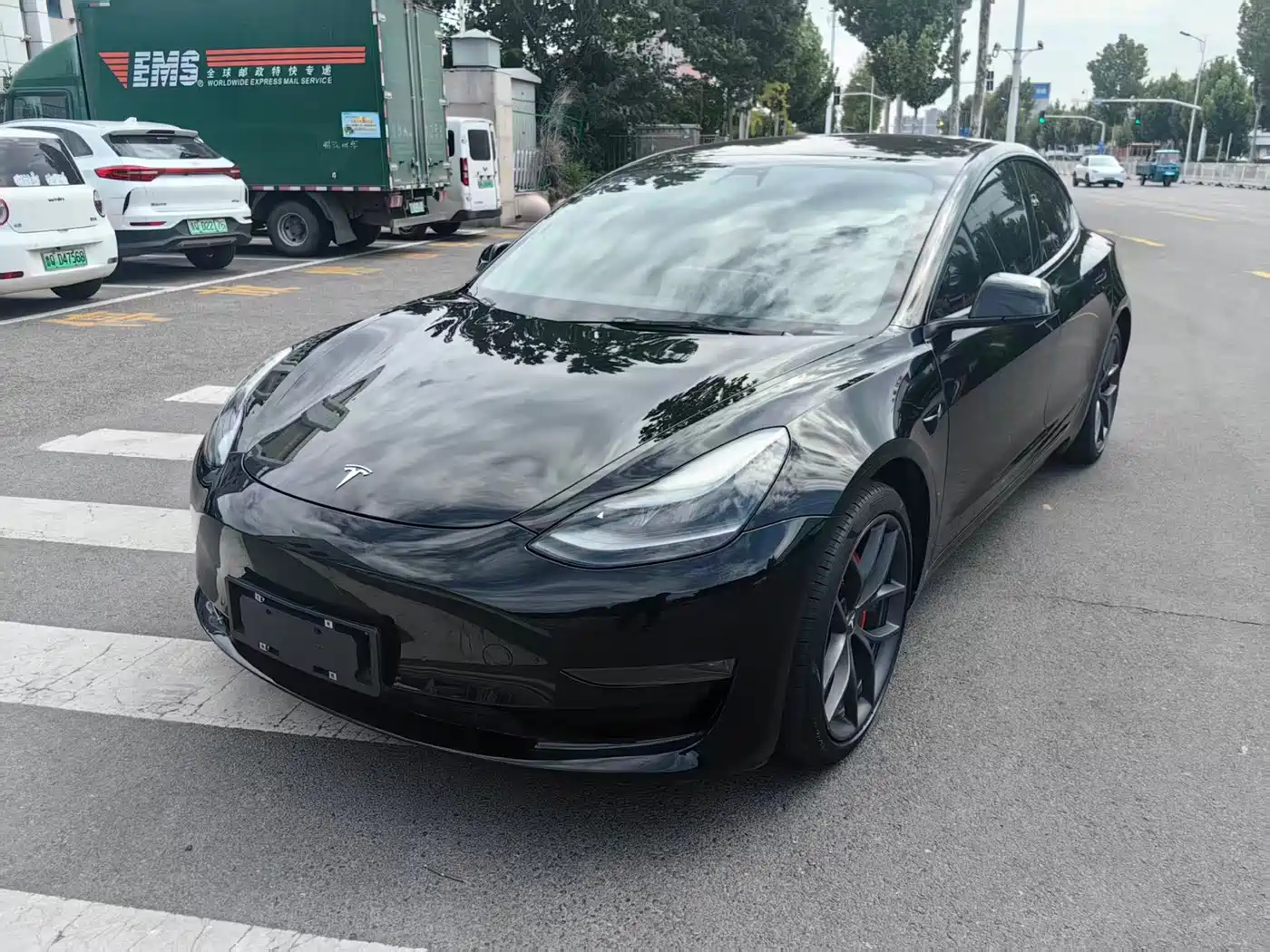 Фото 1 - Tesla Model 3