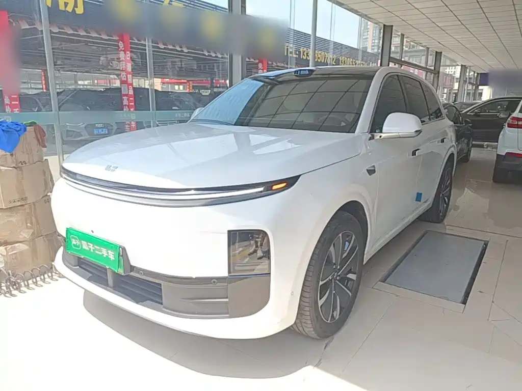 Li Auto L6 2025