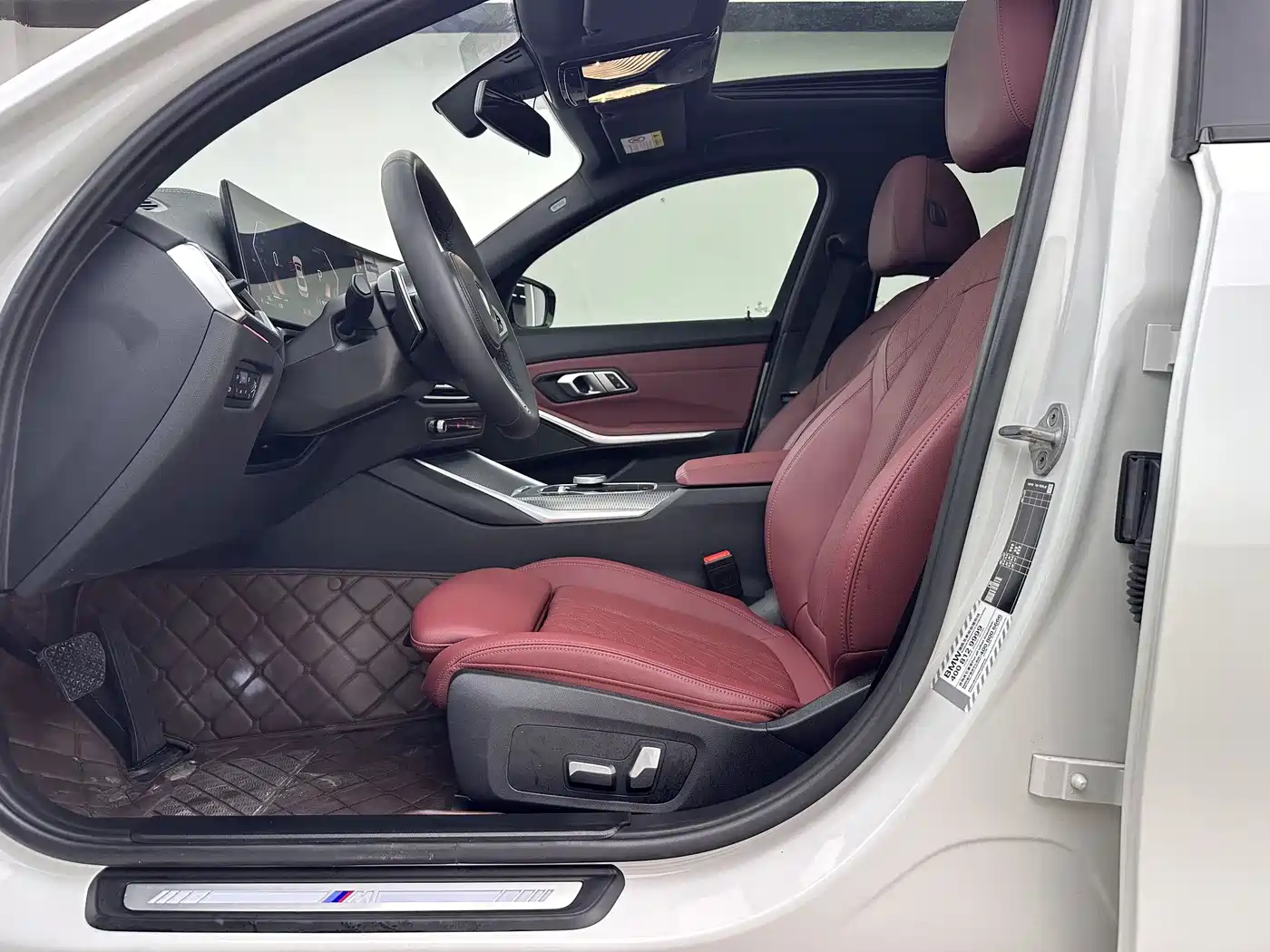 BMW 3 Series 2023 325i M Sport Black Night Package фото 6