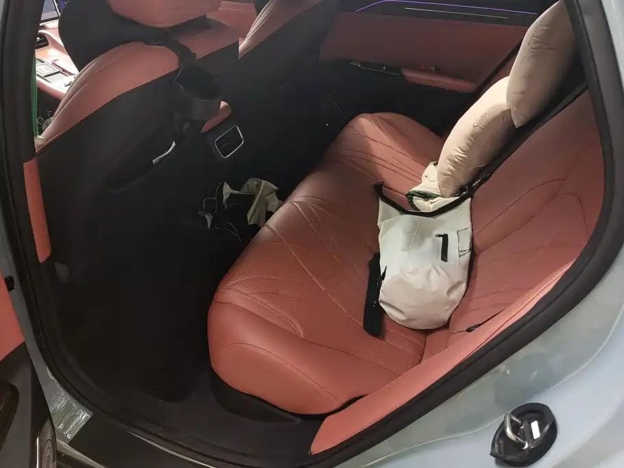 Geely Galaxy Galaxy L6 2025 2025 EM-i 140km Explorer+ Edition