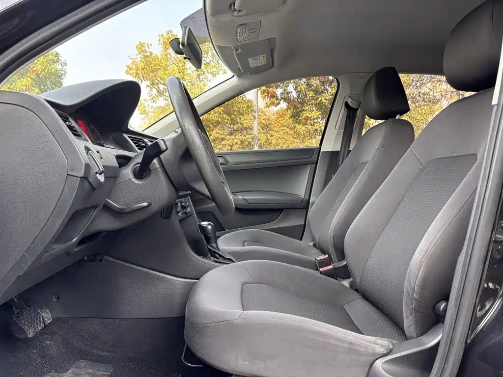 Volkswagen Santana 2015 1.6L Automatic Trend Edition фото 15