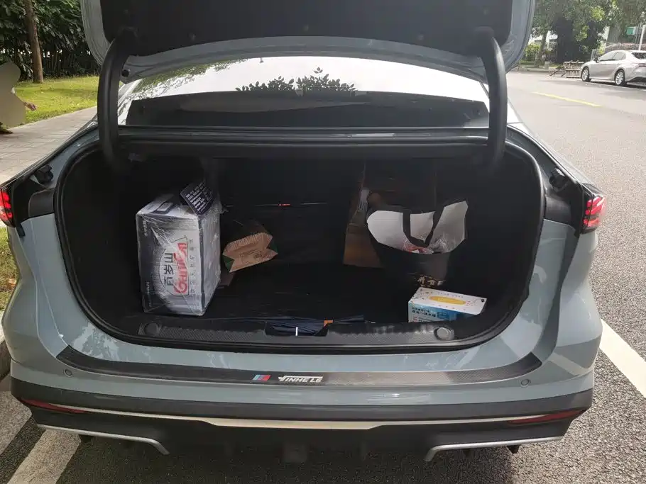 Geely Galaxy Galaxy L6 2025 2025 EM-i 140km Explorer+ Edition