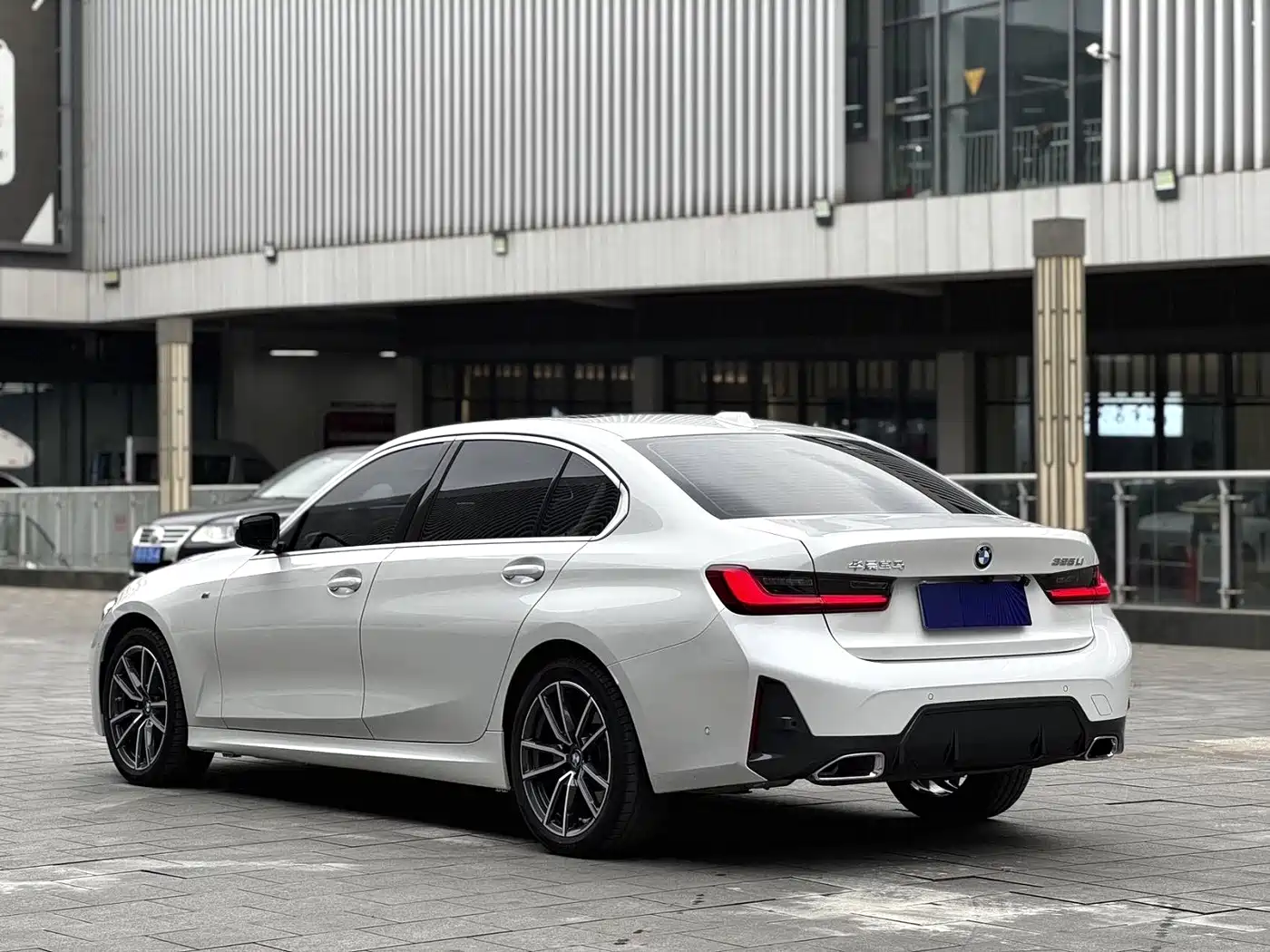 BMW 3 Series 2023 325Li M Sport Package фото 7