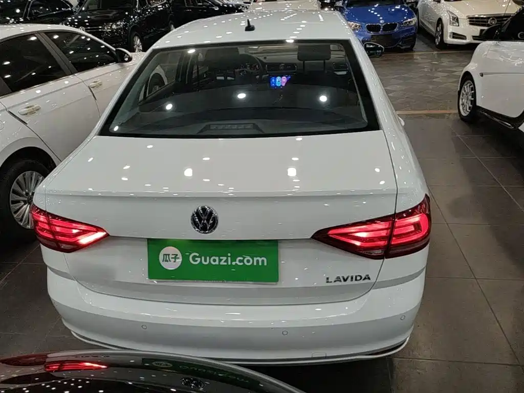 Volkswagen Lavida 2017 1.6L Automatic Trend Edition фото 6