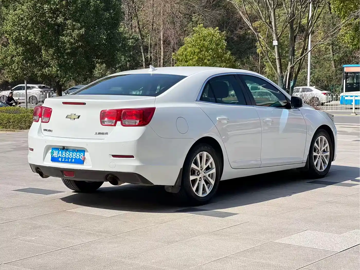 Chevrolet Malibu 2013 2.0L Automatic Luxury Edition фото 4