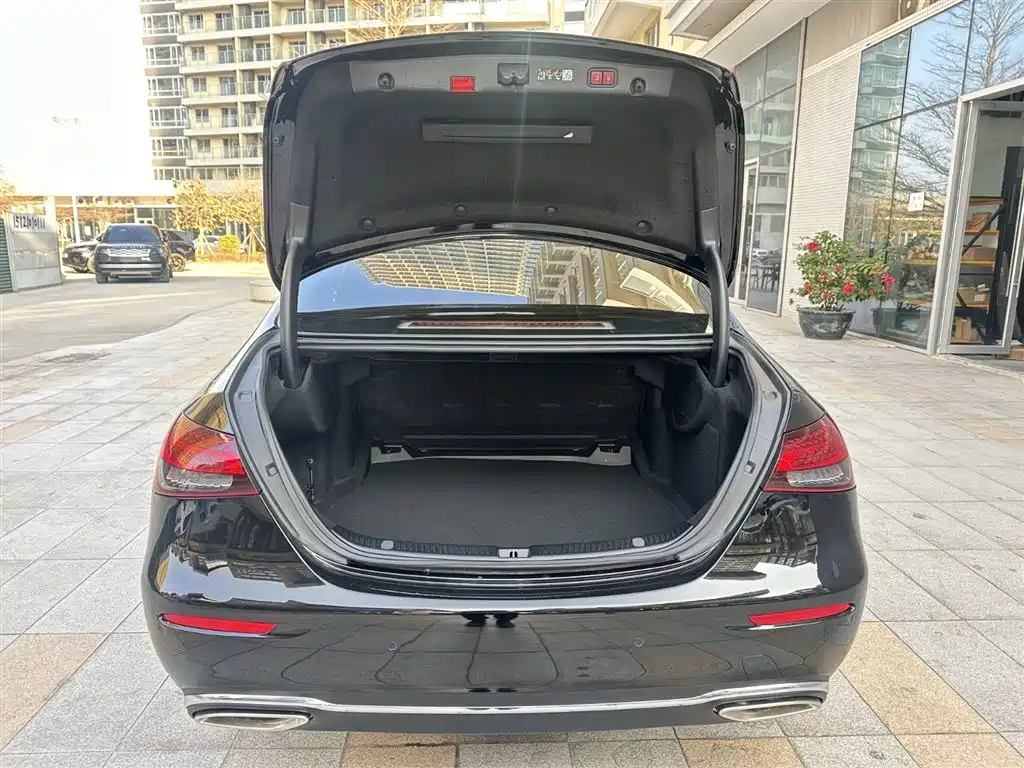 Mercedes-Benz E-Class 2023 Facelift E 300 L Luxury фото 27
