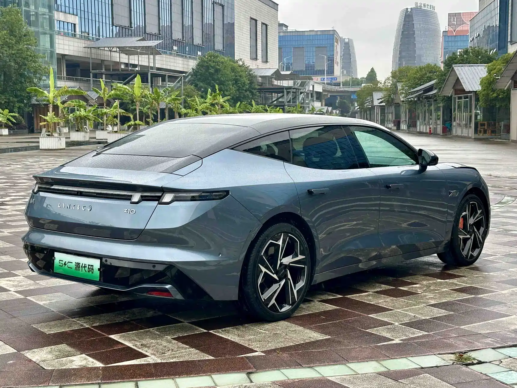 صورة 18 - Lynk & Co Z10