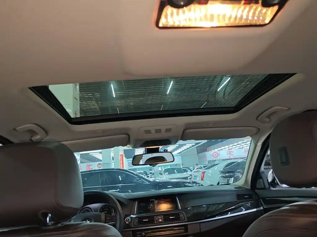 BMW 5 Series 2014 525Li Luxury Design Package фото 18