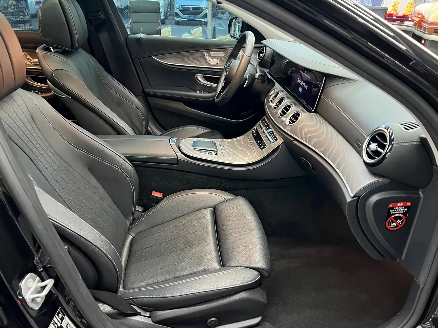 Mercedes-Benz E-Class 2022 Second Facelift E 300 L Luxury фото 8