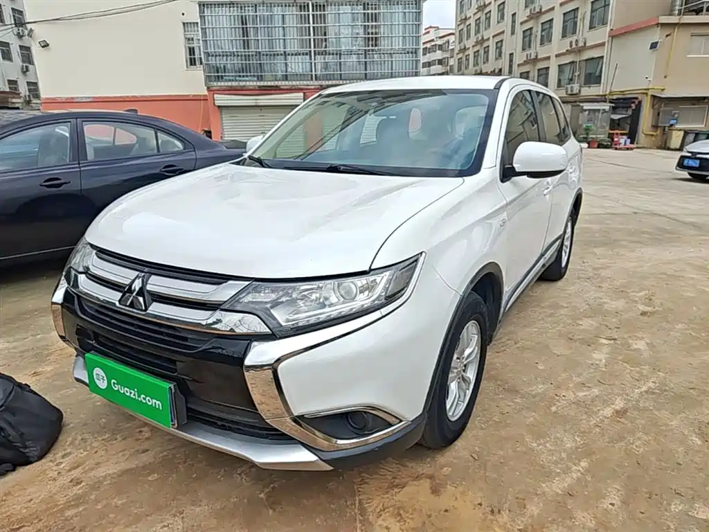 Mitsubishi Outlander 2016 2.0L 2WD Fashion Edition 5-seater
