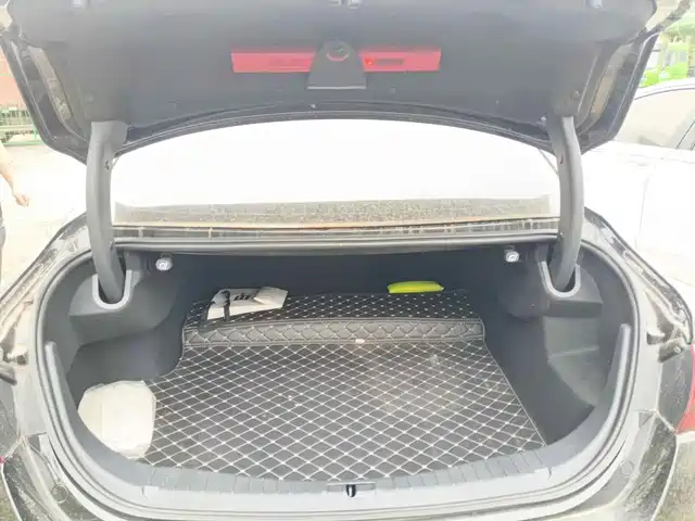Hongqi H5 2022 Classic Facelift 1.8T Automatic Smart Connect Flag Rhythm Edition — фото 5
