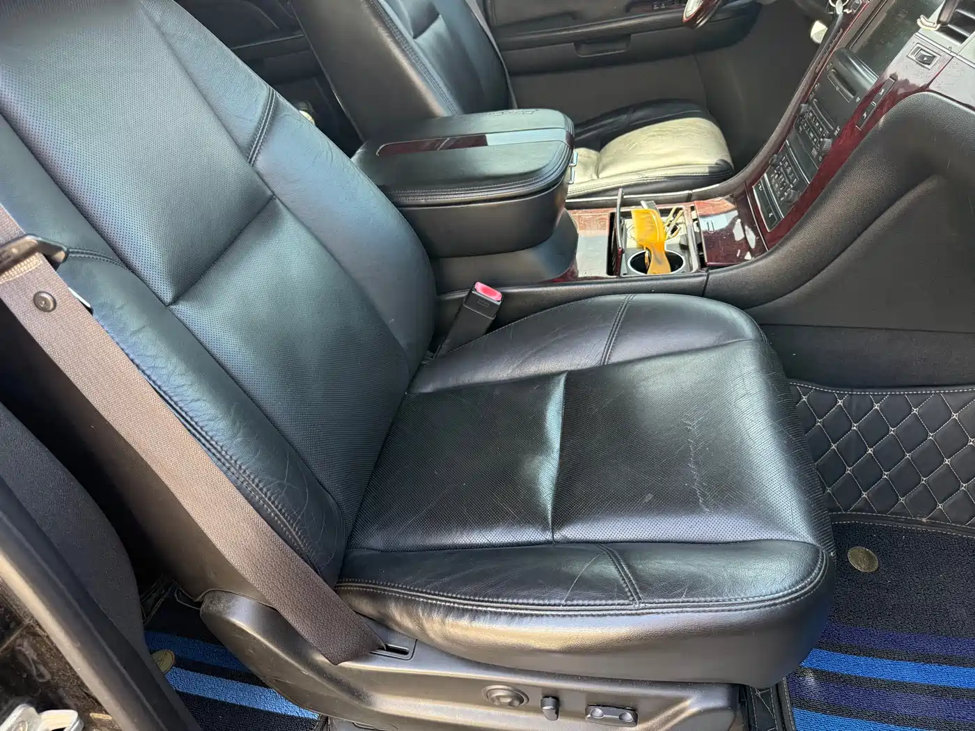 Cadillac Escalade 2010 6.0 Hybrid фото 12