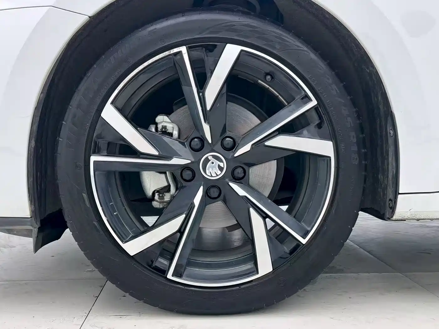 Škoda Octavia 2023 Facelift PRO TSI280 Premium Edition фото 8