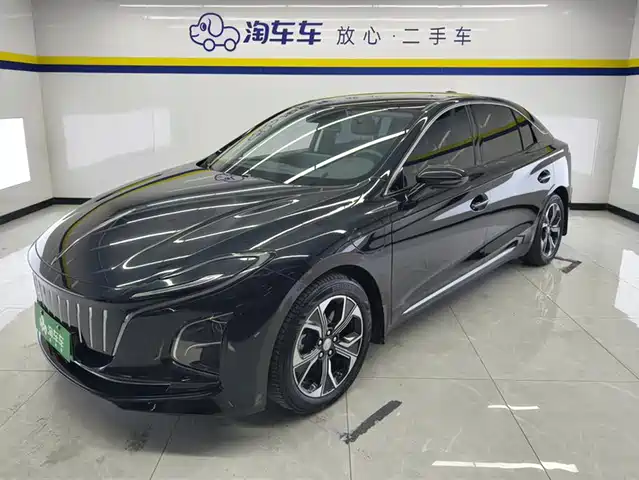 Hongqi E-QM5 2023 Facelift Basic Travel Edition