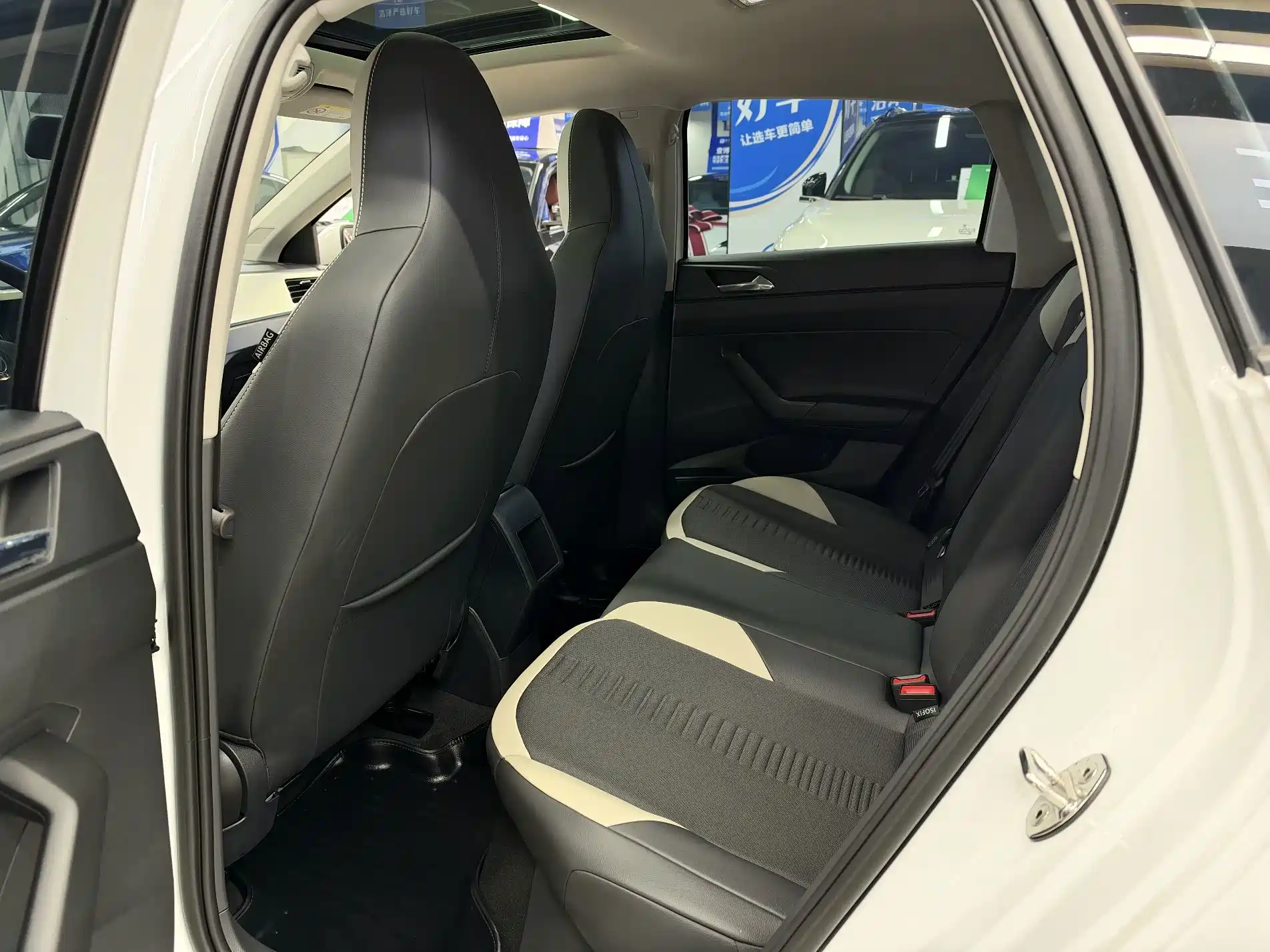 Photo 14 - Volkswagen Polo